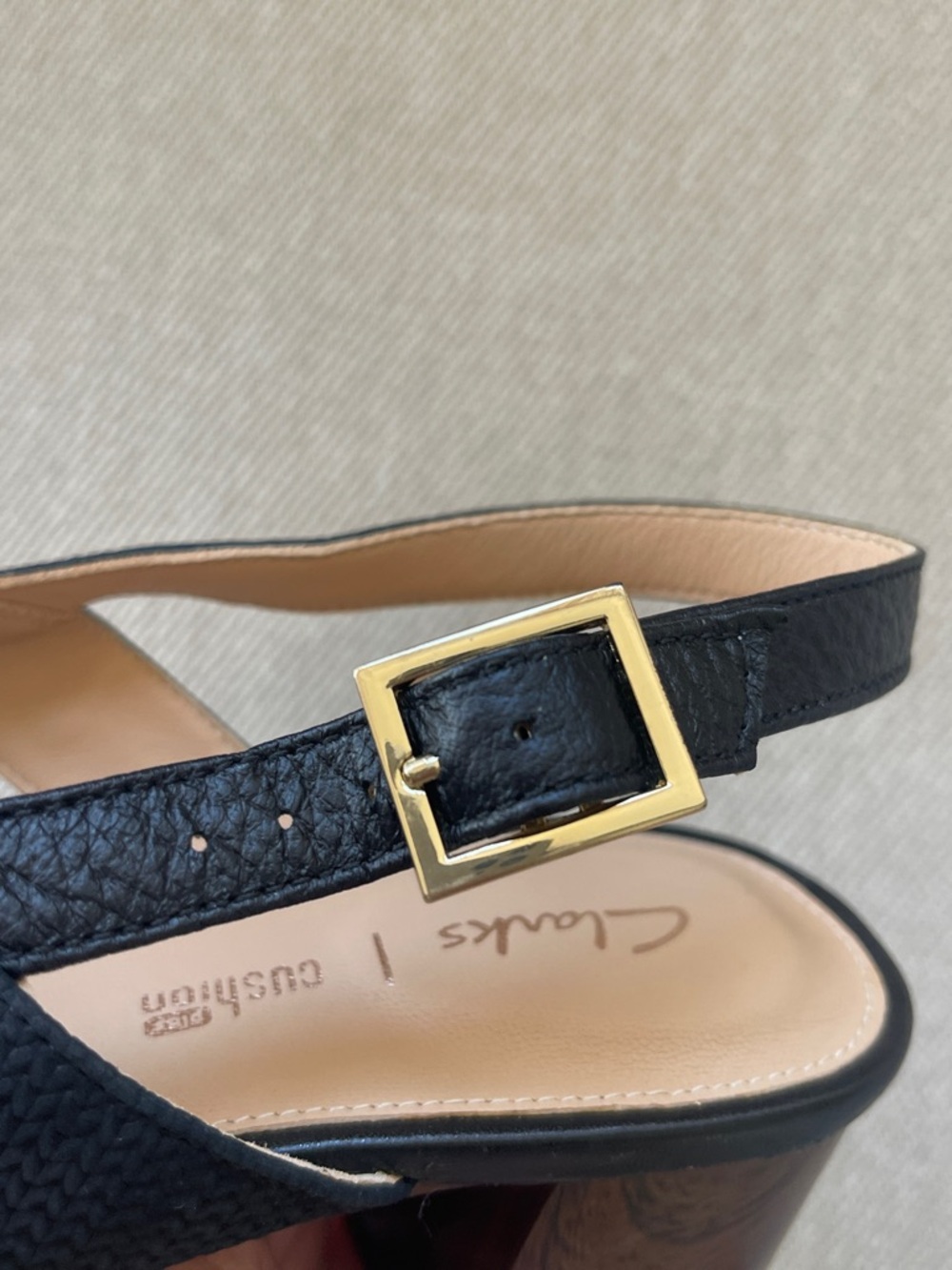 CLARKS COLLECTION | Black Leather Block Heel Sandals | Women’s 9 - Picture 13 of 13